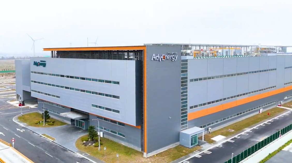 台塑新智能2.1GWh（百萬度）電芯及模組廠完工落成，為全台規模最大的鋰鐵電芯生產基地。（圖片來源：台塑新智能）